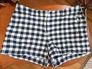 Vineyard Vines Black and White Gingham Check Shorts size 12